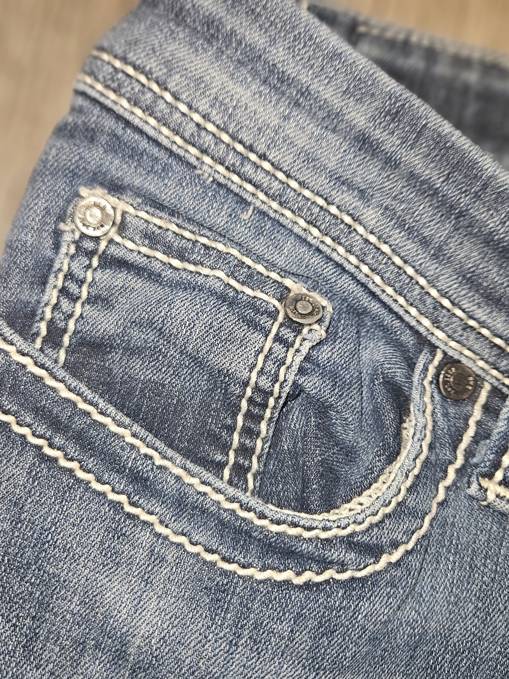BKEdenim Sabrina Women's Bootcut Jeans - Medium Wash Blue - Picture 4 of 7